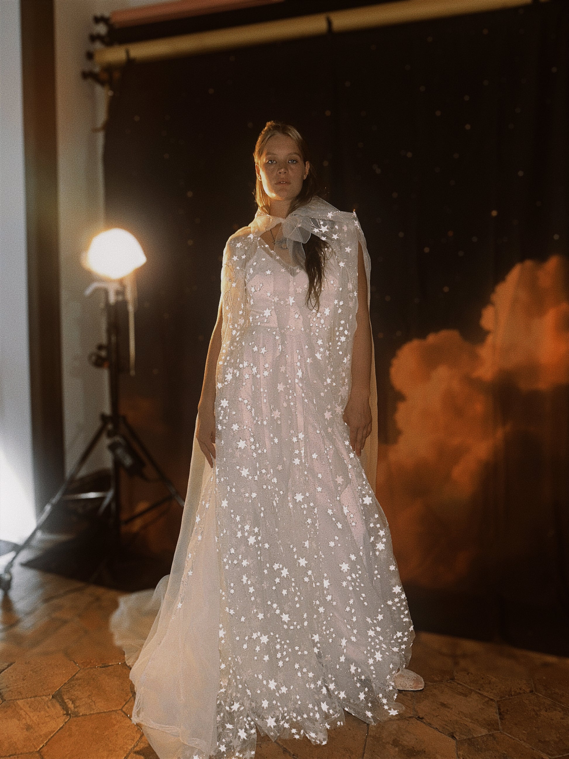 Elegant Vintage Hooded Cape for Wedding Dress Elegant Vintage Hooded Cape for Wedding Dress