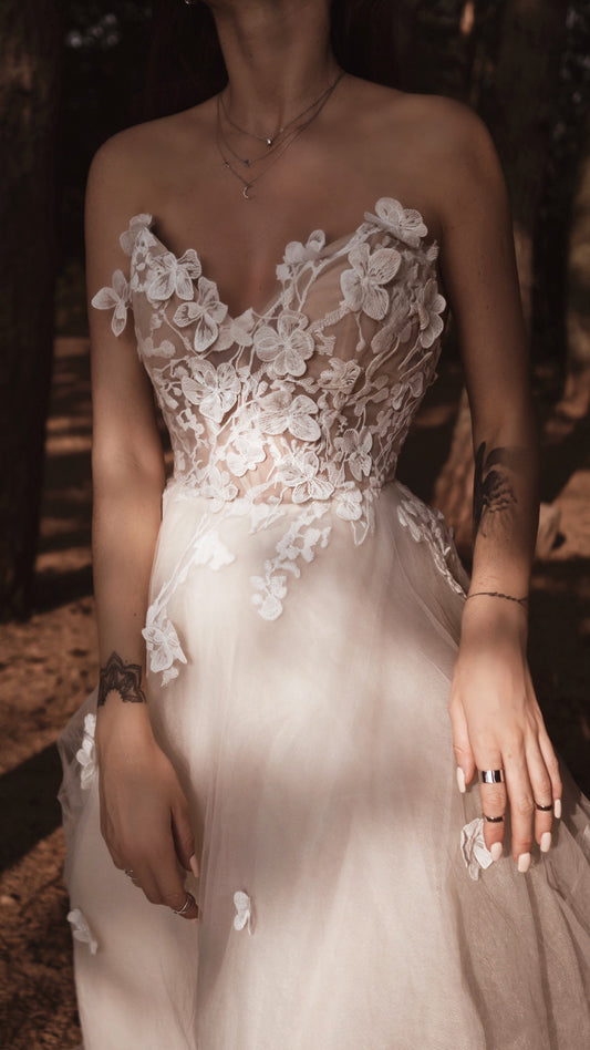 Romantic Floral Lace Wedding Dress Ethereal Gown 2024